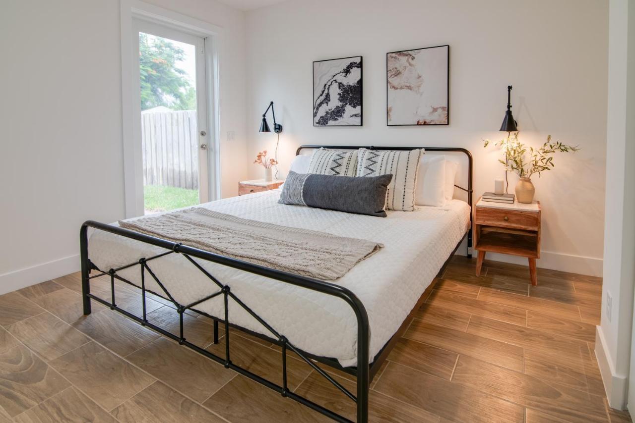 Private Cottage - King Beds, Brand New, Near Beach, Golfing, Shopping & Restaurants Lake Worth Beach Exteriér fotografie