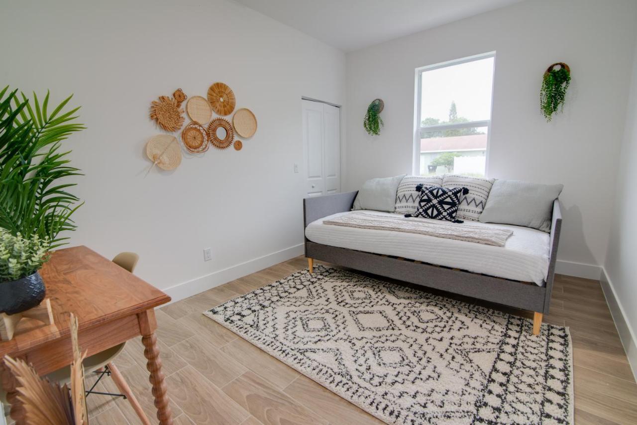 Private Cottage - King Beds, Brand New, Near Beach, Golfing, Shopping & Restaurants Lake Worth Beach Exteriér fotografie